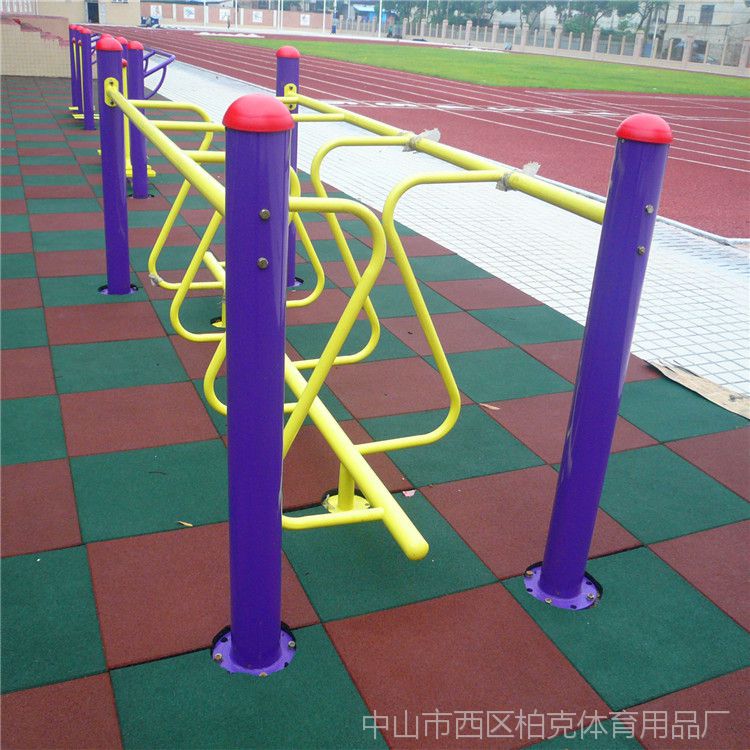 乡村公共广场焕新颜 老年健身器材与社区活动设施的定制之道